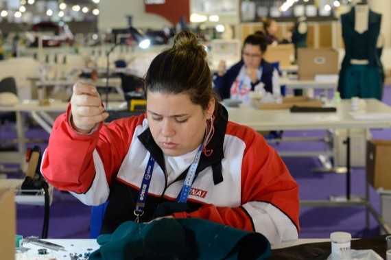 O curso técnico de Vestuário aborda a confecção de roupas e acessórios